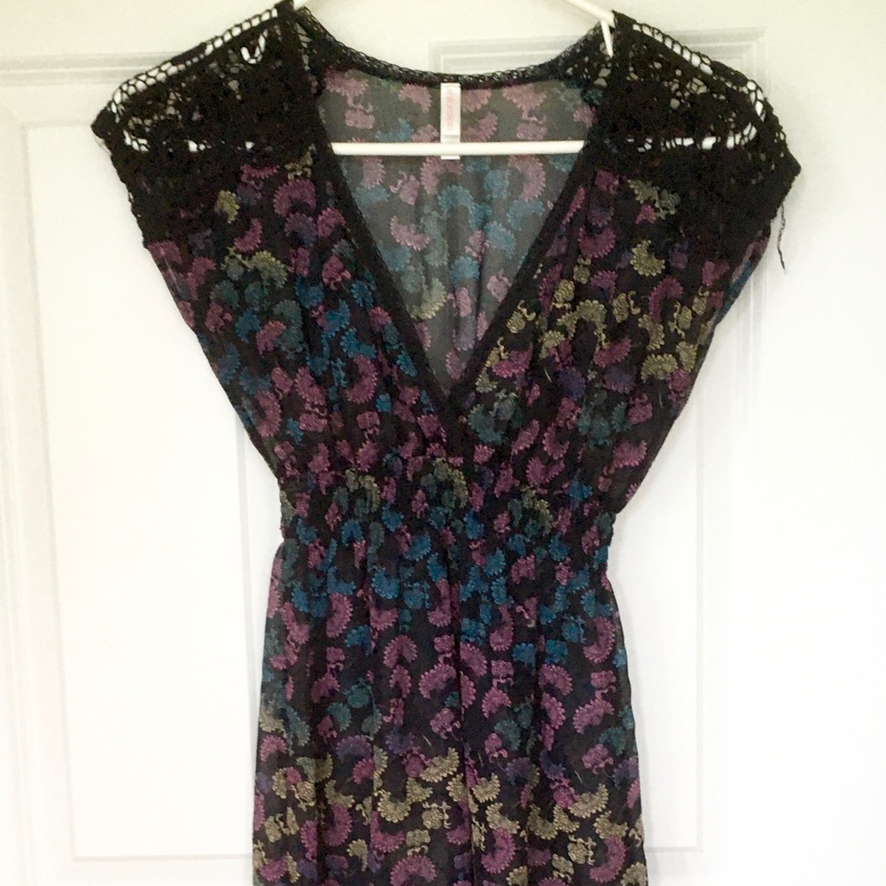 🔲 Xhiliration sheer blouse